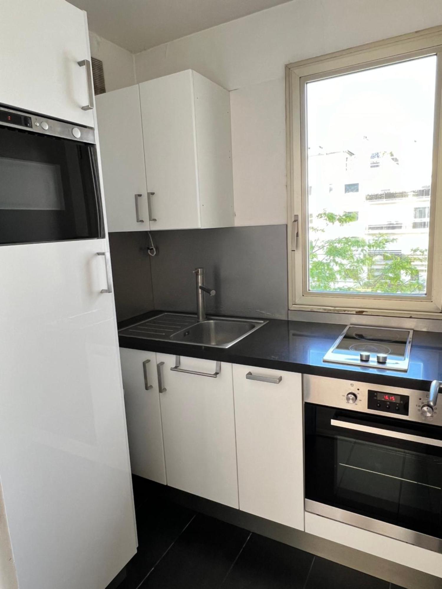 Your Parisian Hideaway - Entire Apartment Exterior photo